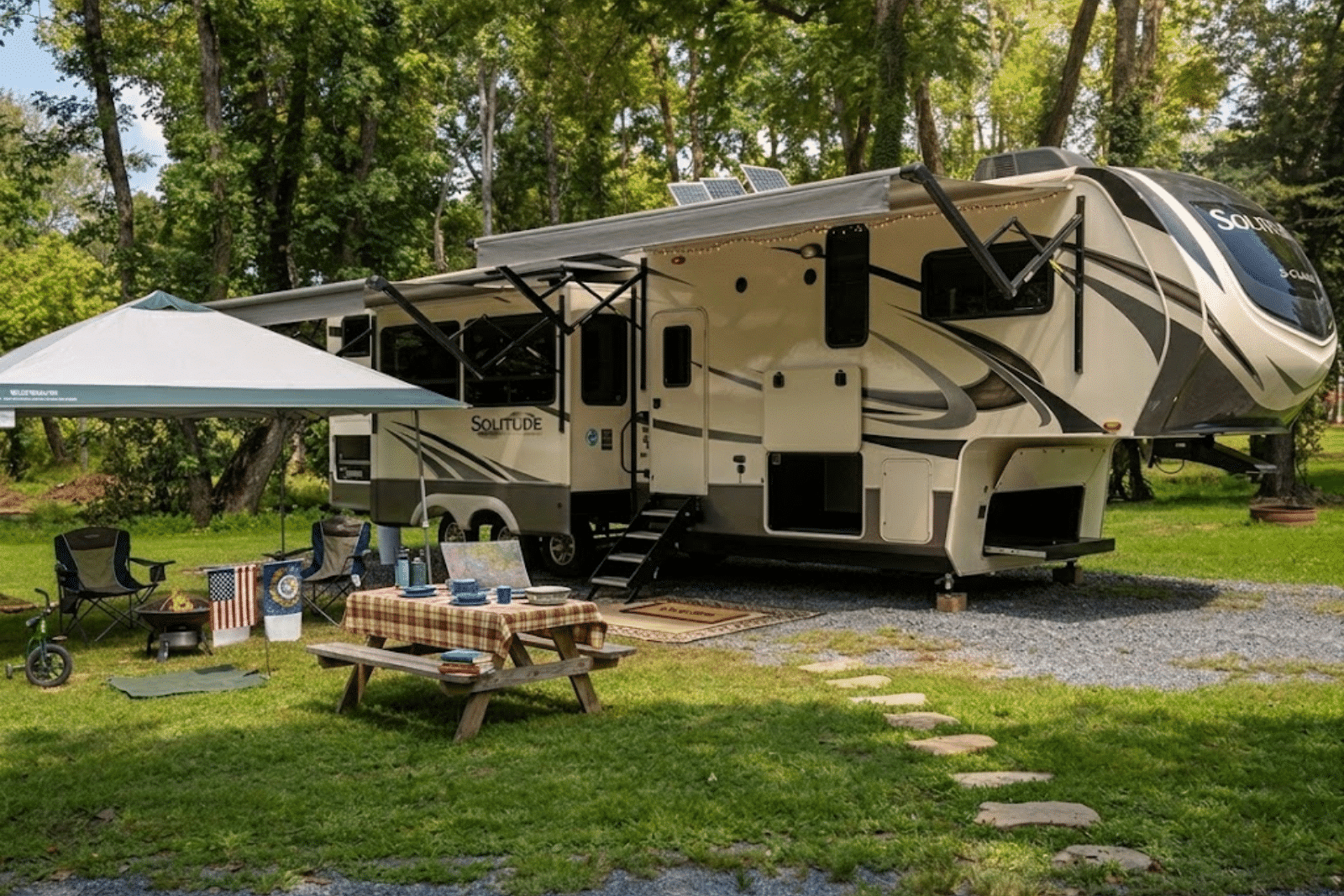 RV sites along the Coosawattee River at 411 River Rest Campground.