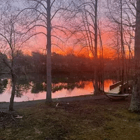 Three-bedroom lakefront cabin offered by Cabins to Castles