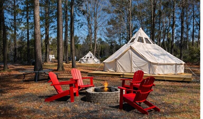 Glamping tents at Okefenokee Pastimes Cabins & Campground
