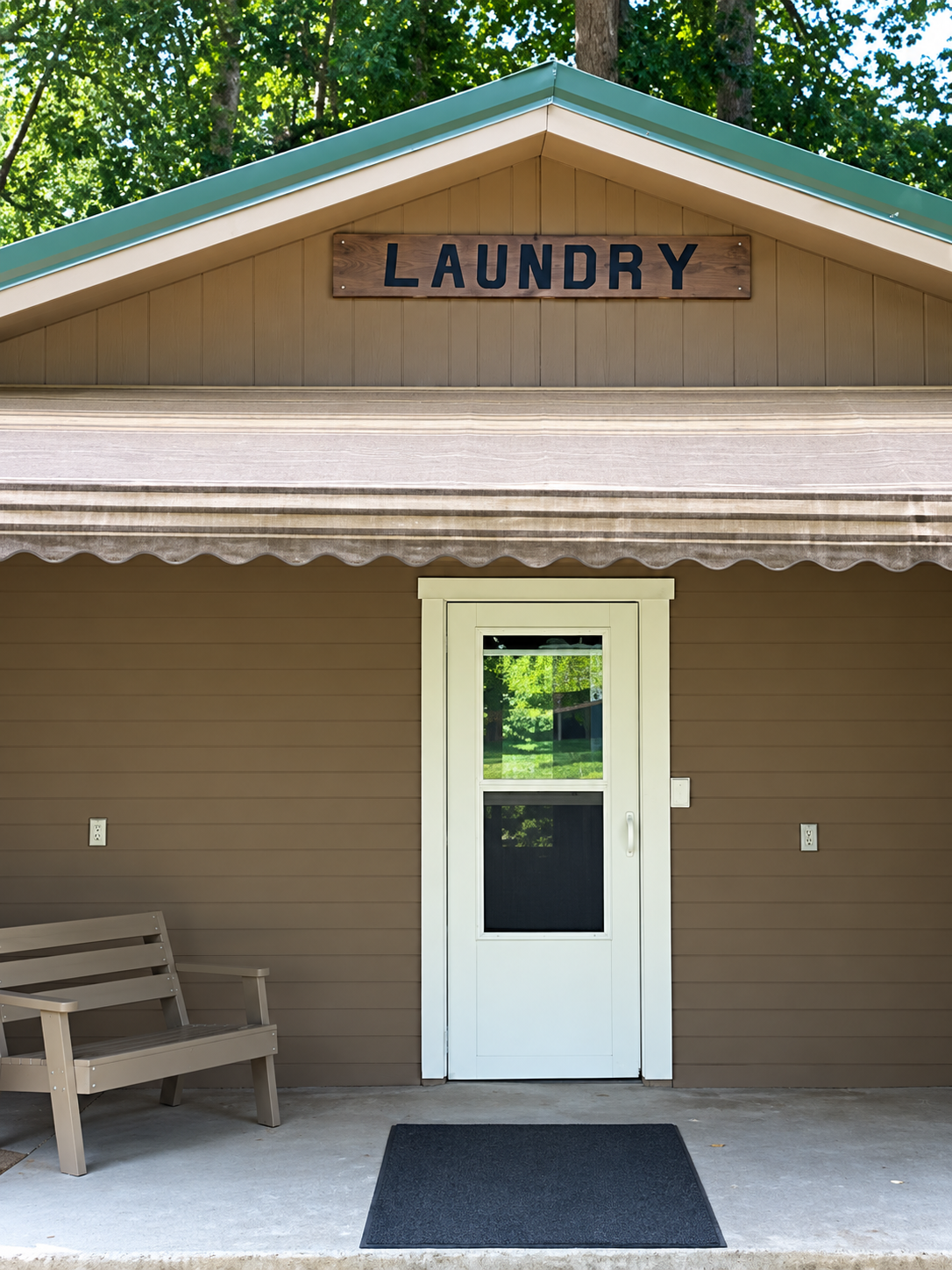 Laundry building at L&D RV Park