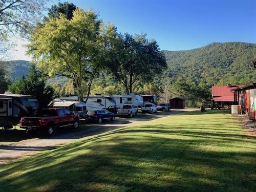 Left camping loop at Mountain View Campground