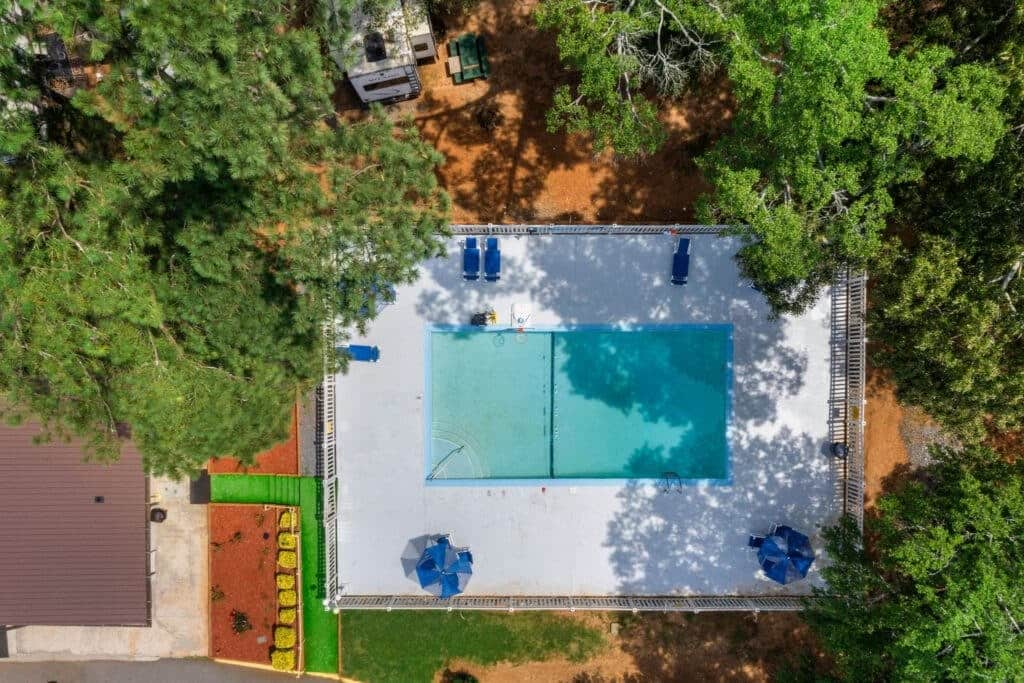 Swimming pool