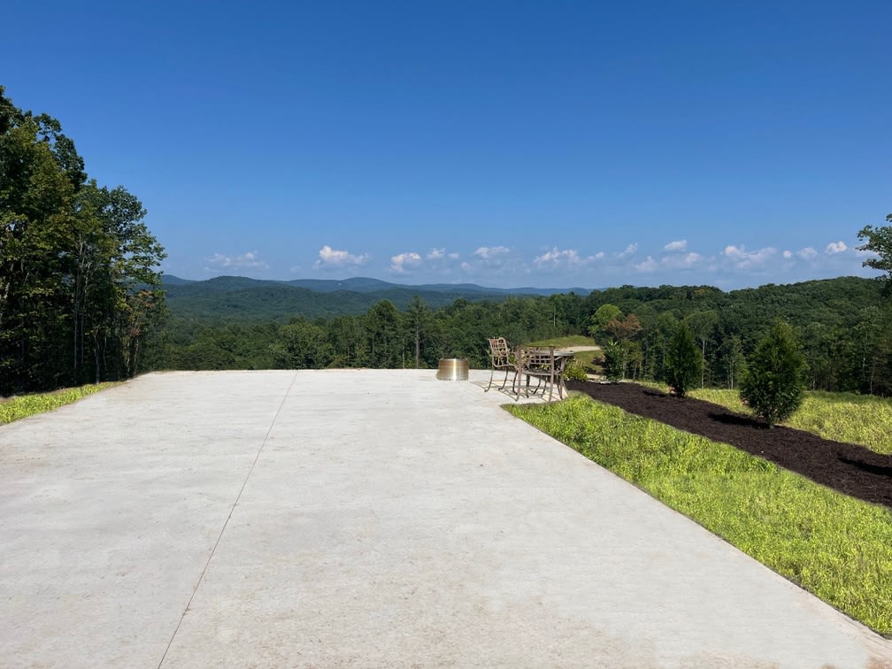Deluxe Mountain View Summit Level site photograph from Talking Rock Motorcoach Resort's booking listing