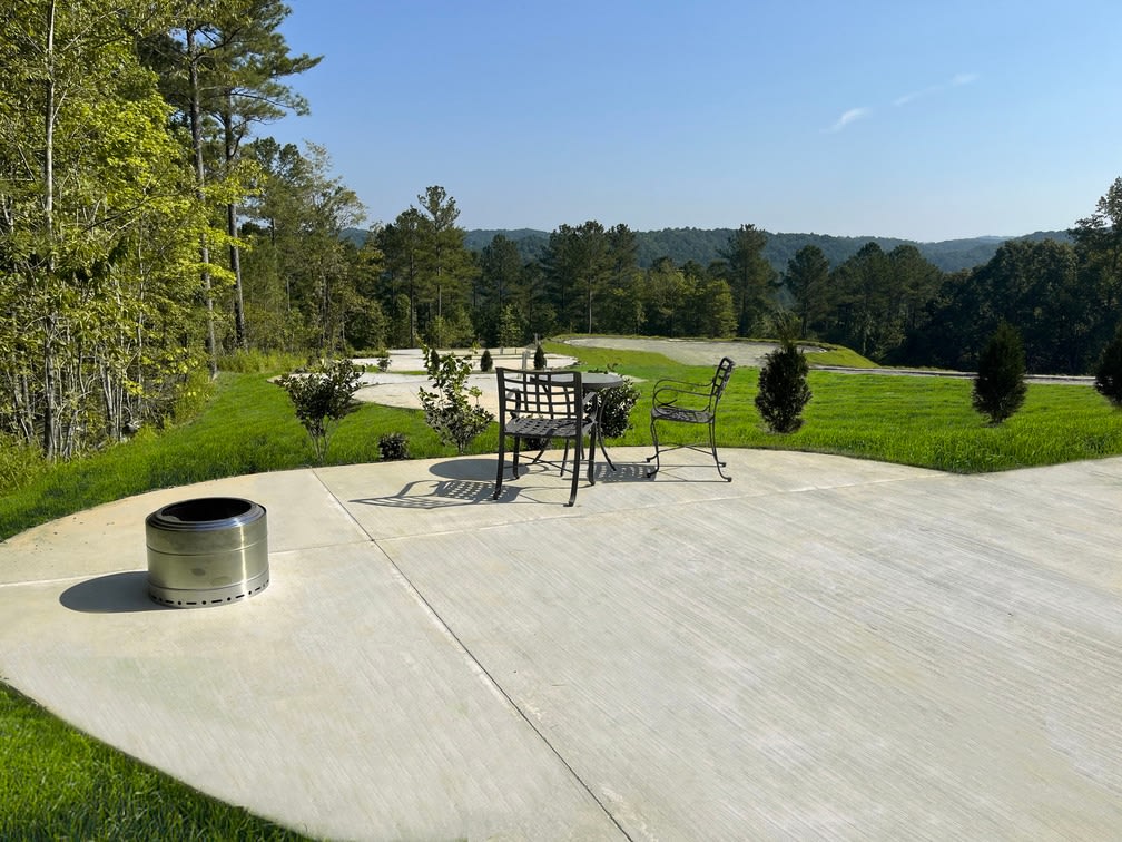 Premium Plus Mountain View Reserve site photograph from Talking Rock Motorcoach Resort's booking listing