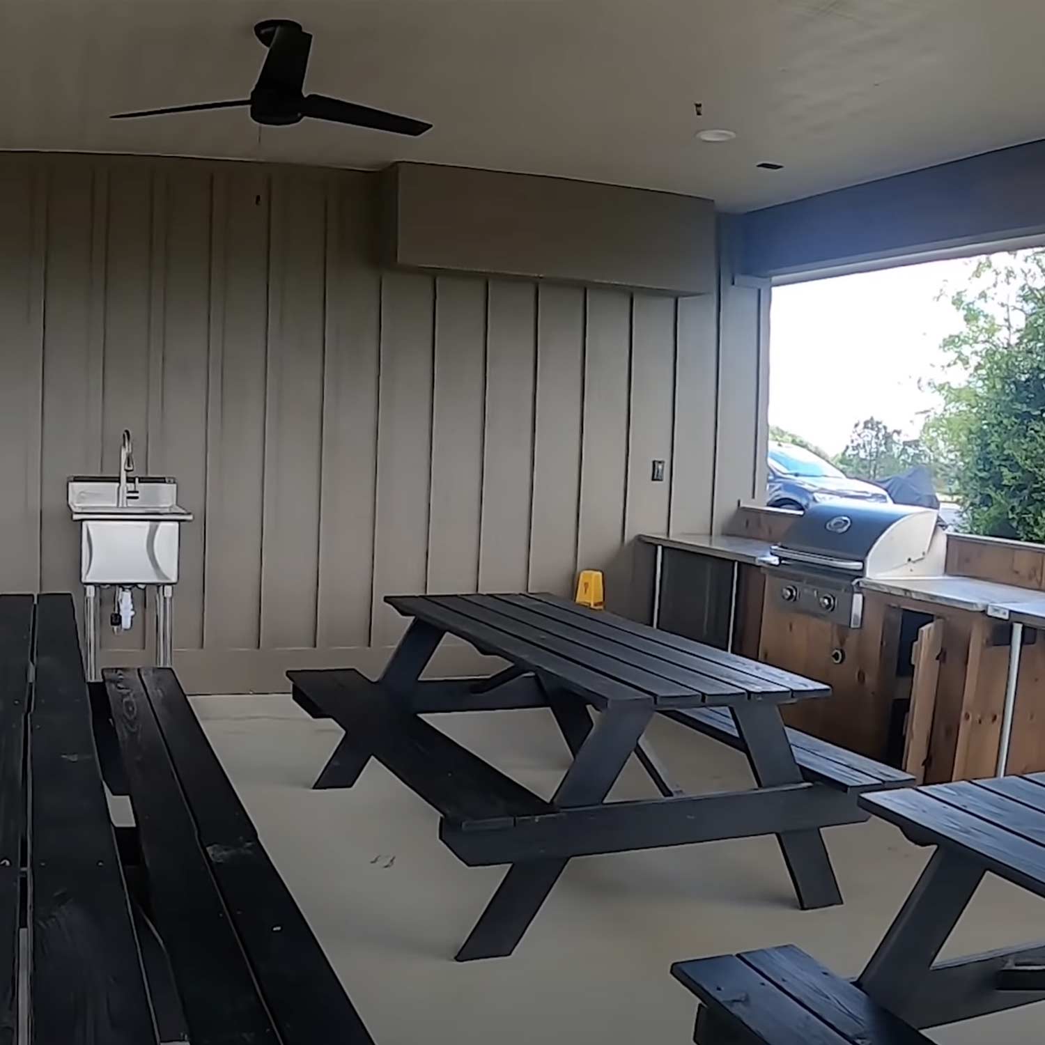 Outdoor cooking pavilion at Talona Ridge RV Resort
