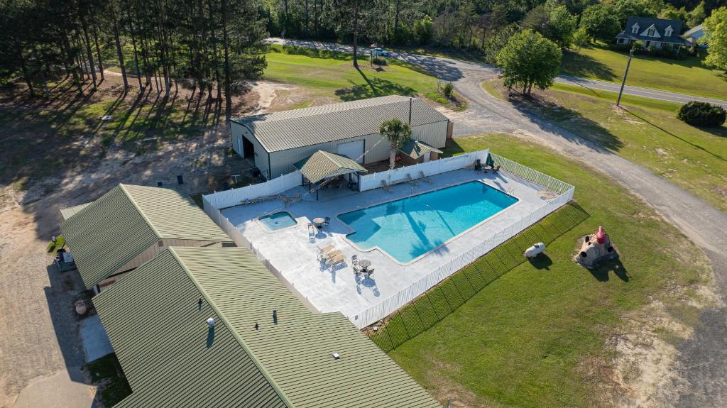 Aerial view of the swimming pool and children's pool at Wanee Lake Golf & RV Resort